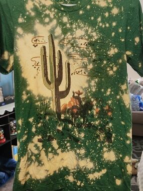 Gina(Girls In Action) Green Bleached Desert Cactus Graphic Tee Sz SM
